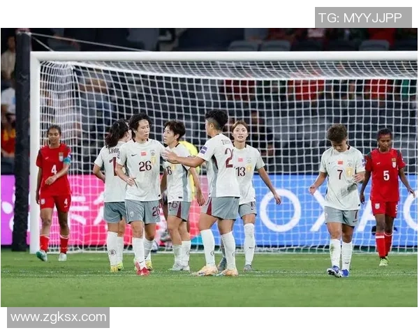 德国女足与丹麦女足比赛因故推迟引发球迷热议与期待